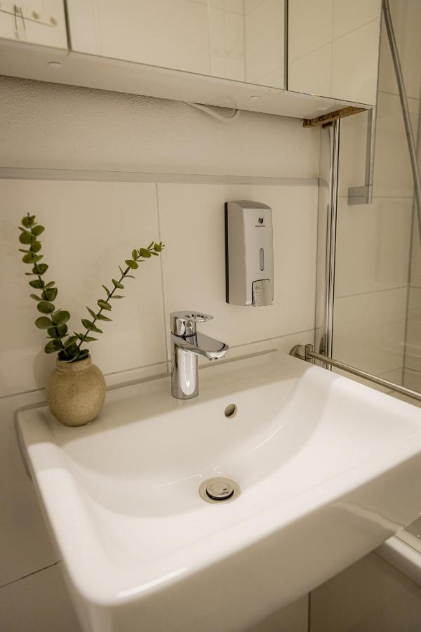 !Goldpath! Passau - Spitalhof I Modern I Wlan I Kueche I Balkon I Smarttv Mit Wipu Apartment *